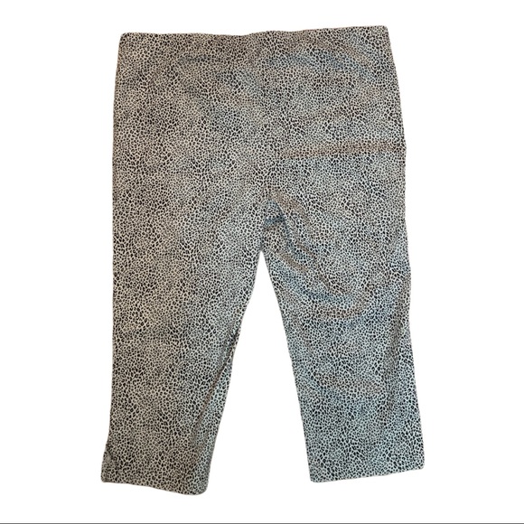 Michel Studio Leopard Black & White Stretch Capri Pants PLUS 18 - Picture 2 of 4